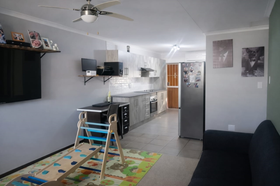 2 Bedroom Property for Sale in Geelhoutpark North West